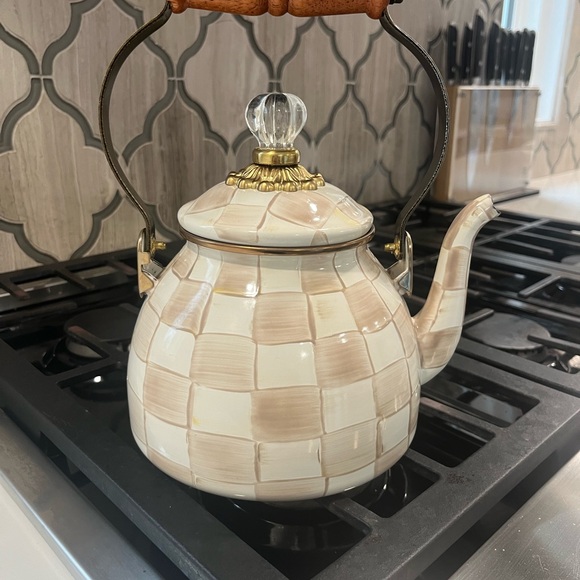 Mocha Check Tea Kettle with Wooden Handle - Picture 3 of 4